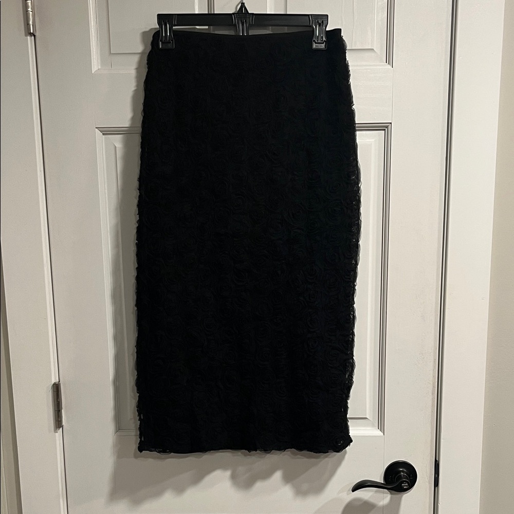Lulu’s Luxurious Energy Black Tulle Rosette High-Waisted Midi Skirt in Black - Picture 2 of 13